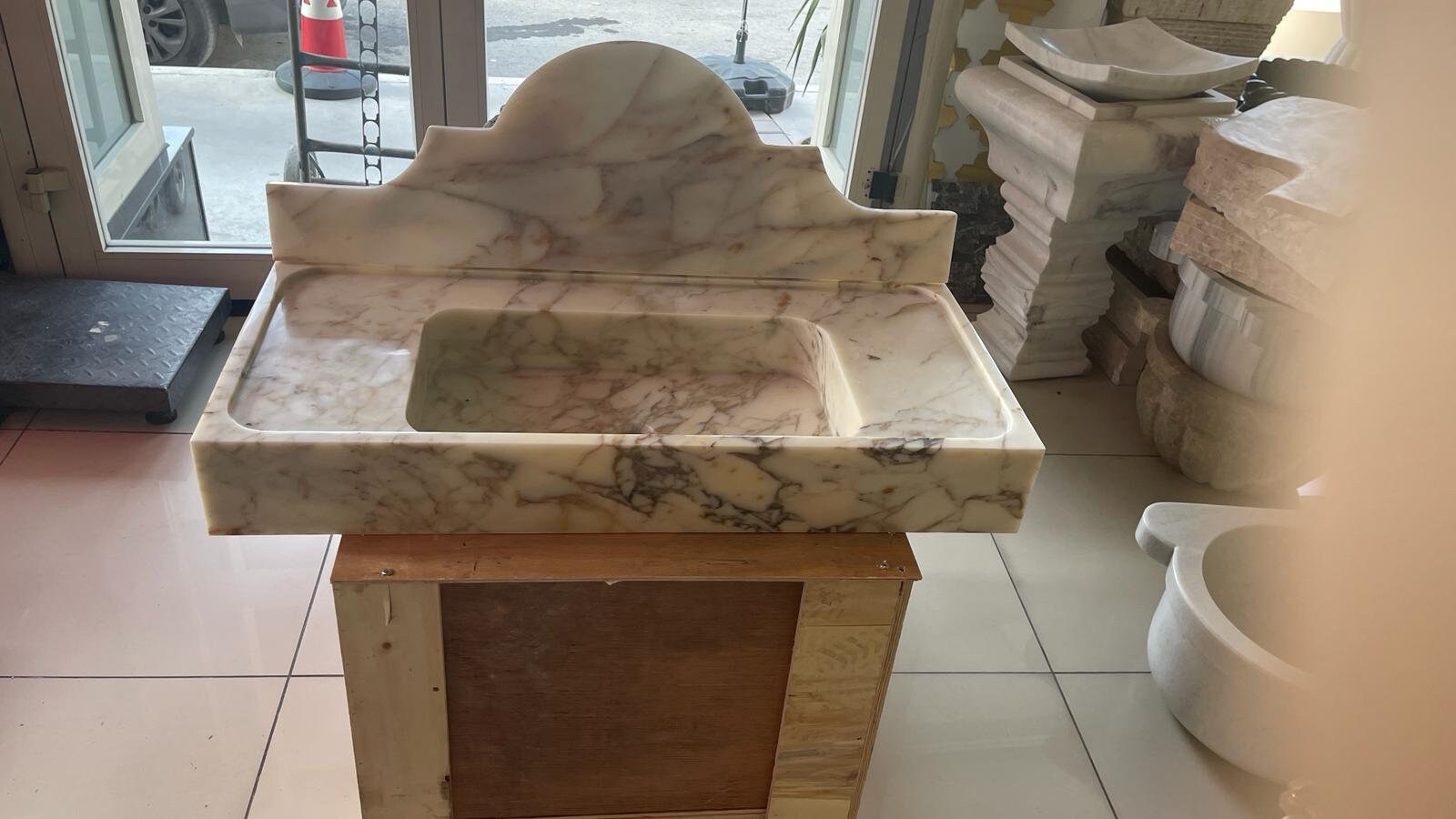 Calacatta Viola Marble Wall Mount Sink: Bathroom Powder Room