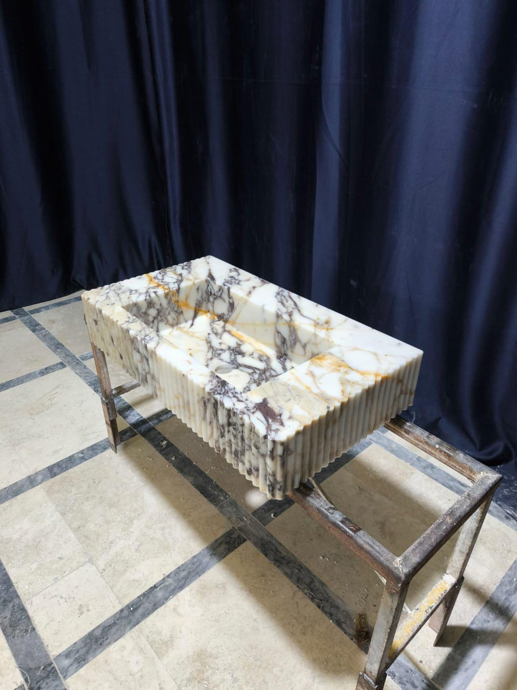 Calacatta Marble Fluted Sink: Wall Mounted Natural Stone Washbasin
