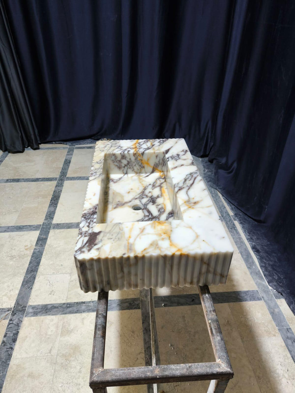 Calacatta Marble Fluted Sink: Wall Mounted Natural Stone Washbasin