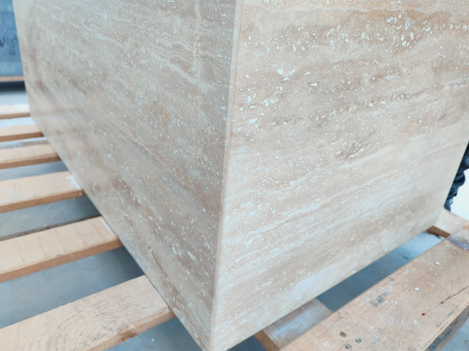 Rectangular Travertine Coffee Table: Modern Natural Stone Accent