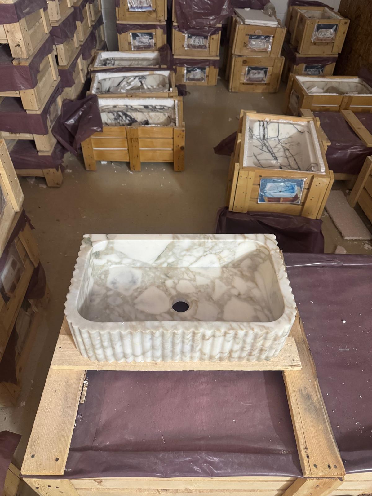 Calacatta Monet Fluted sink 20"x12"x5"