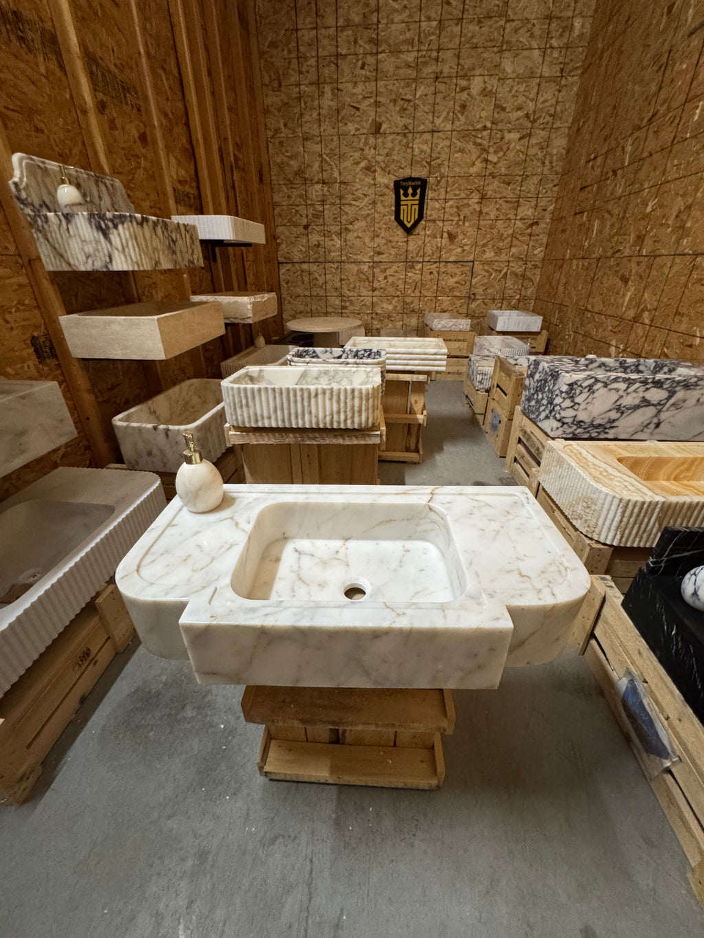 Handmade Calacatta Gold Marble Sink: Natural Stone Bathroom Design (30x15.7x6)