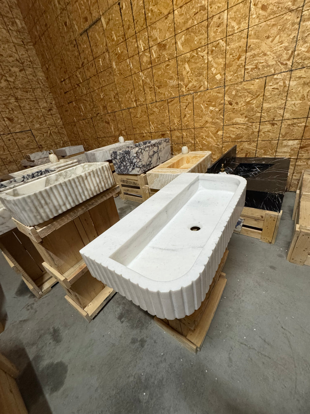 Handmade White Carrara Marble Sink: Wall Mounted Washbasin