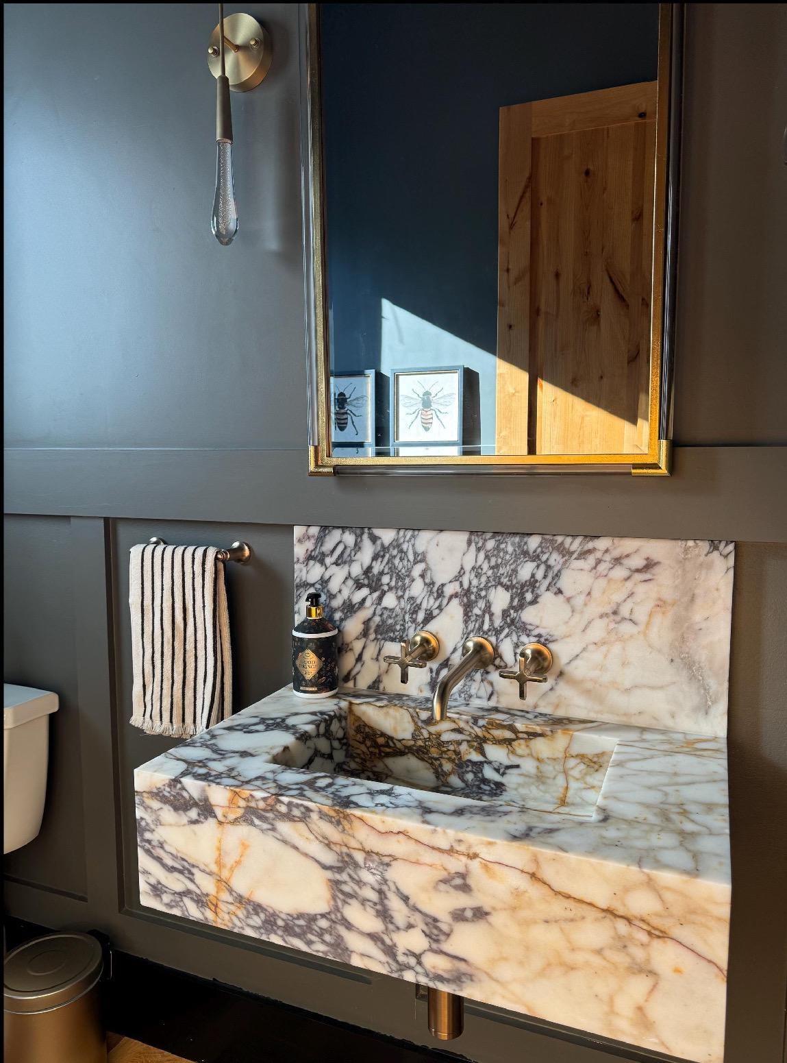 Complete Calacatta Viola Marble Floating Sink: Bathroom Vanity, Wall Mounted , Integrated sinks