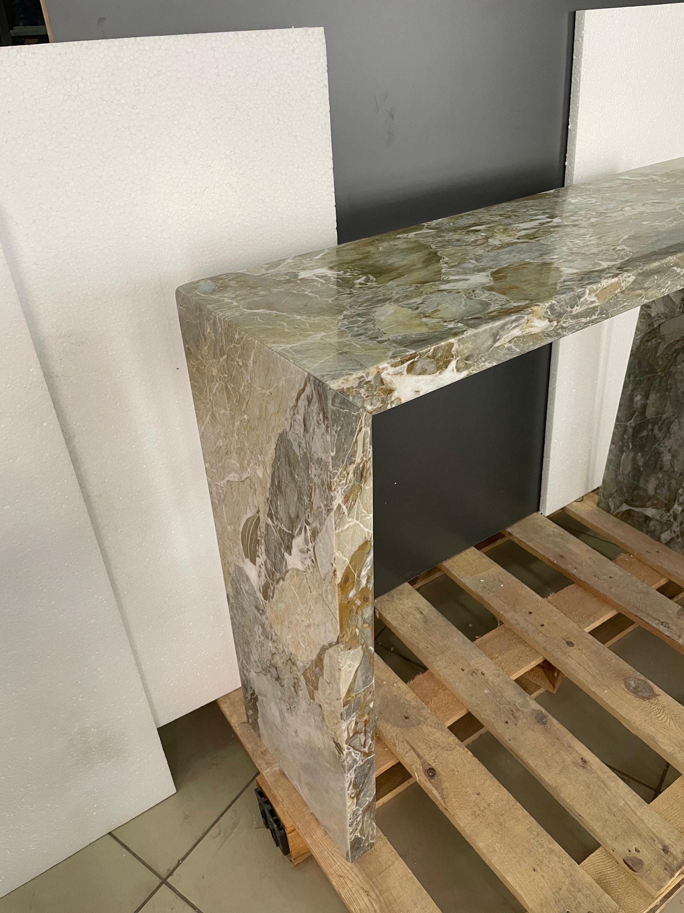 Handcrafted Green Marble Console Table: Luxury Plinth Decor