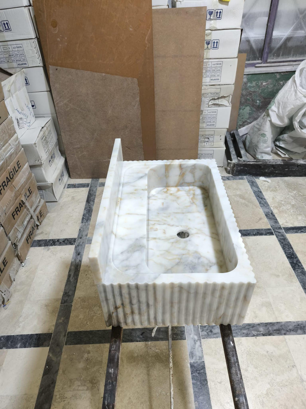 Calacatta Viola Marble Farmhouse Sink: Natural Stone Basin (24x16x5)