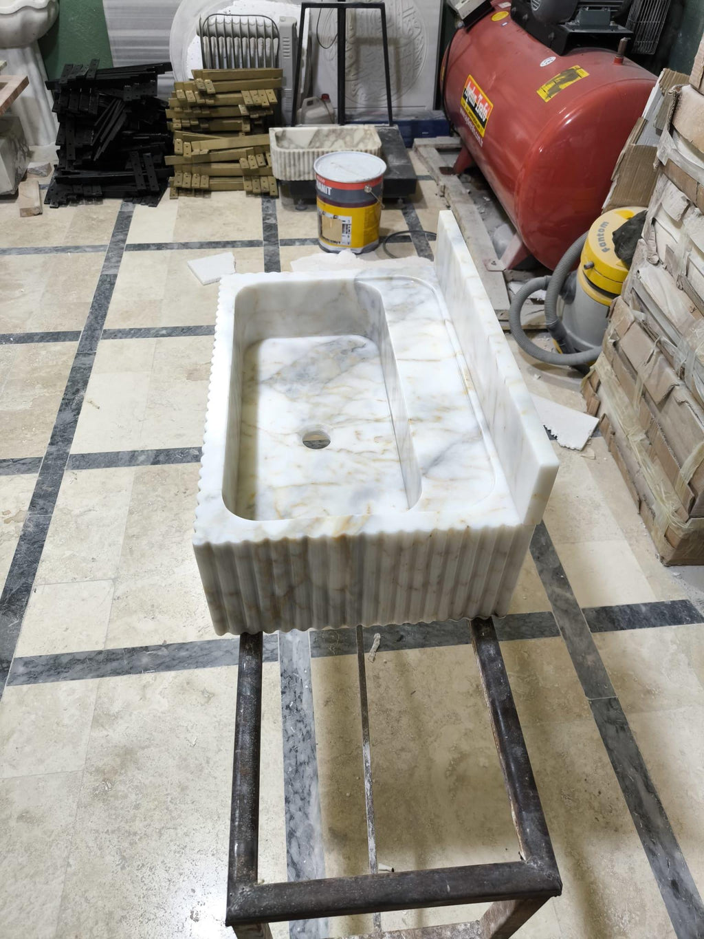 Calacatta Viola Marble Farmhouse Sink: Natural Stone Basin (24x16x5)