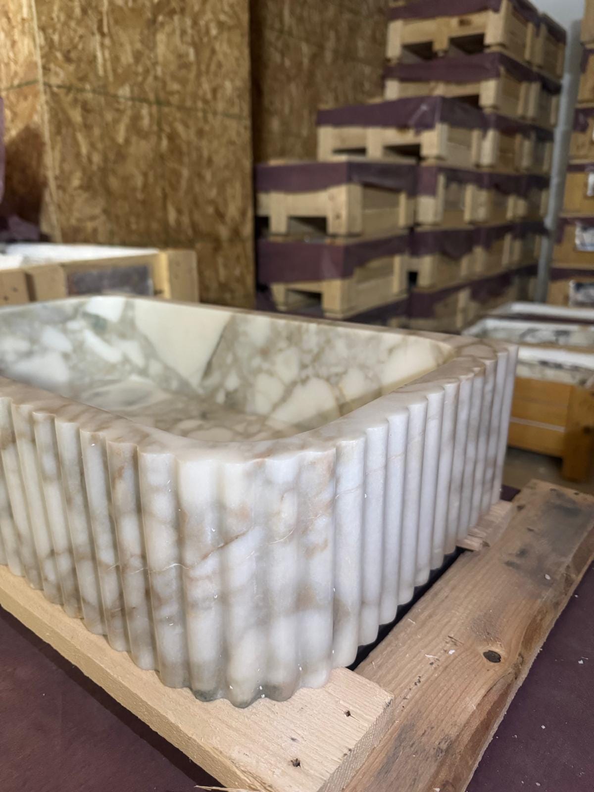 Calacatta Monet Fluted sink 20"x12"x5"